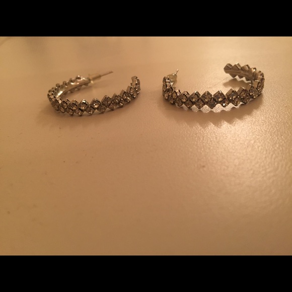 White rhinestone hoop earrings - Picture 2 of 4
